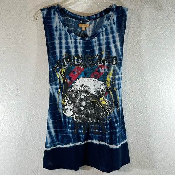 TAKARA “YOUNG AND FREE” Scoop Neckline Tie-Dye Open Back Graphic Tee Size M NEW - Picture 3 of 10